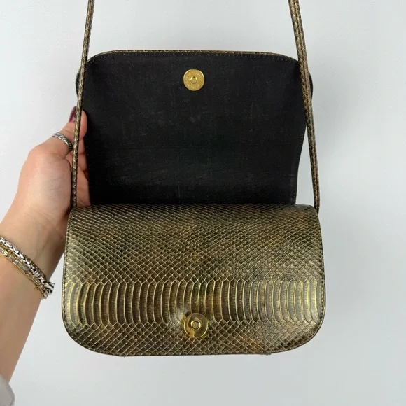 Vintage Faux Snakeskin Crossbody Purse – Gold Hardware, Magnetic Snap Closure - Picture 6 of 10